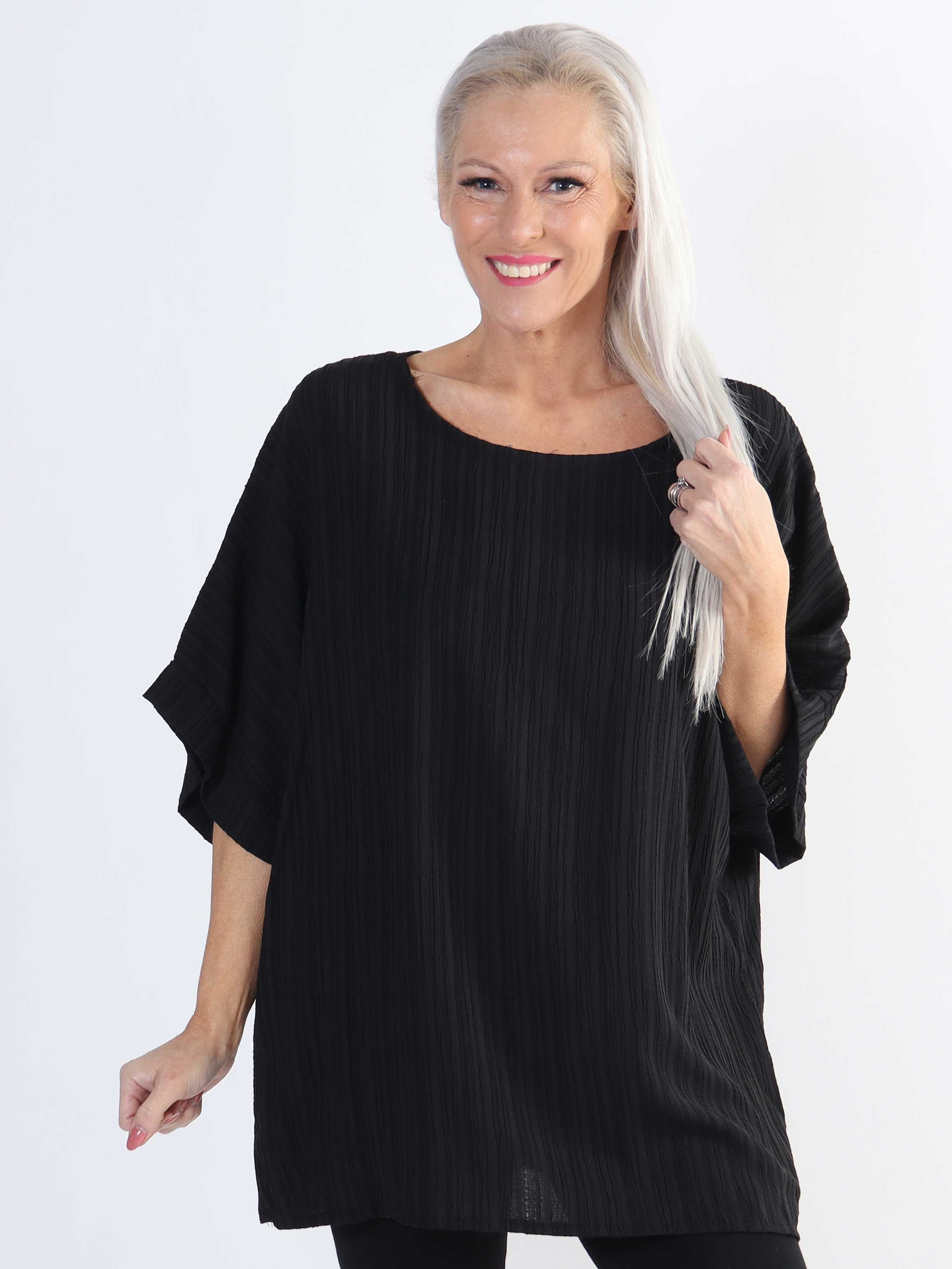 Cindy - Ensfarvet plus size bluse i crepet look